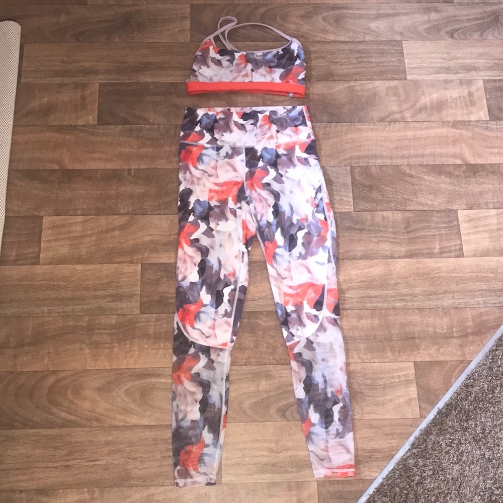 Stella High Waisted Leggings and sports bra Powerhold, fabletics